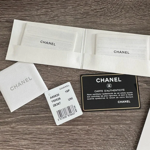 CHANEL Dark Blue Chevron Leather Wallet Coin Purse - Picture 10 of 11